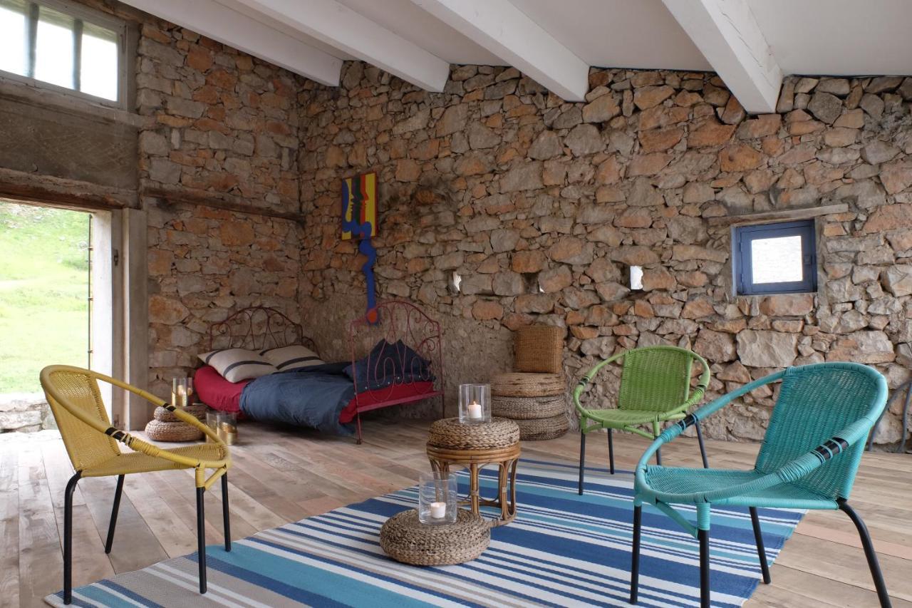 Maison Marthe - Maison Nomade Chic Coursegoules エクステリア 写真